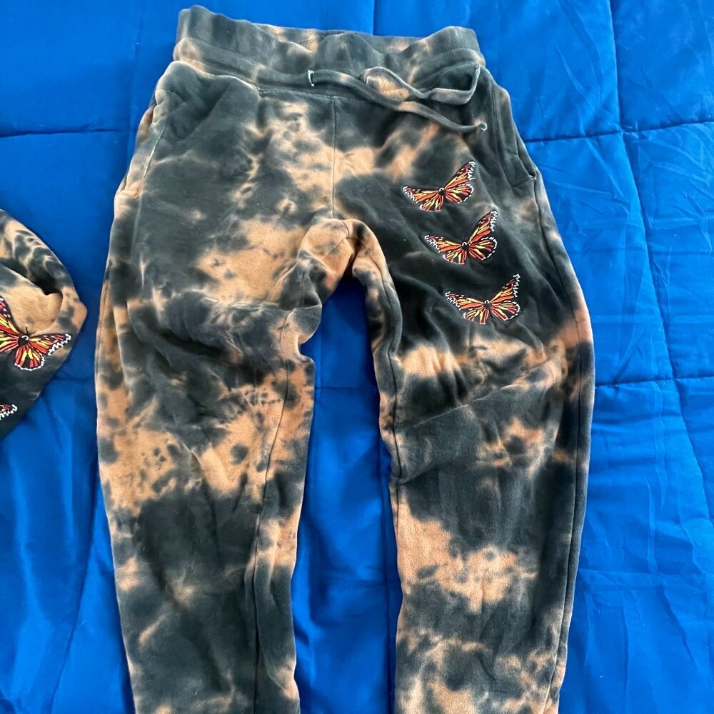 Custom Tie-Dye Butterfly Sweatsuit Set - "New York" Hoodie & Joggers - Picture 4 of 9